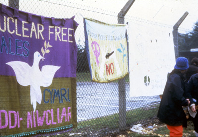 Sigrid M&oslash;ller: Greenham Common Pictures - Peace Ribbons.