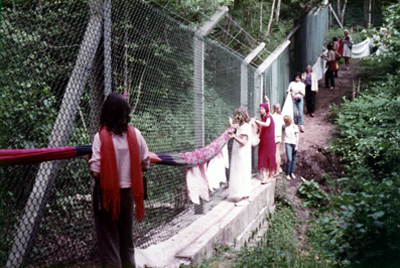 Grethe Andersen: The Dragon on the move. Greenham Common June 1983.