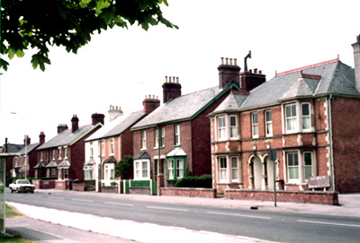 Grethe Andersen: Street in Newbury 1983.