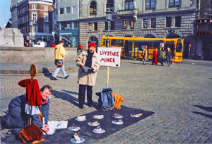 Kvinder for Fred: protest mod landminer / landmines