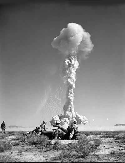 amerikanske soldater som fors&oslash;gskaniner, Nevada 1951